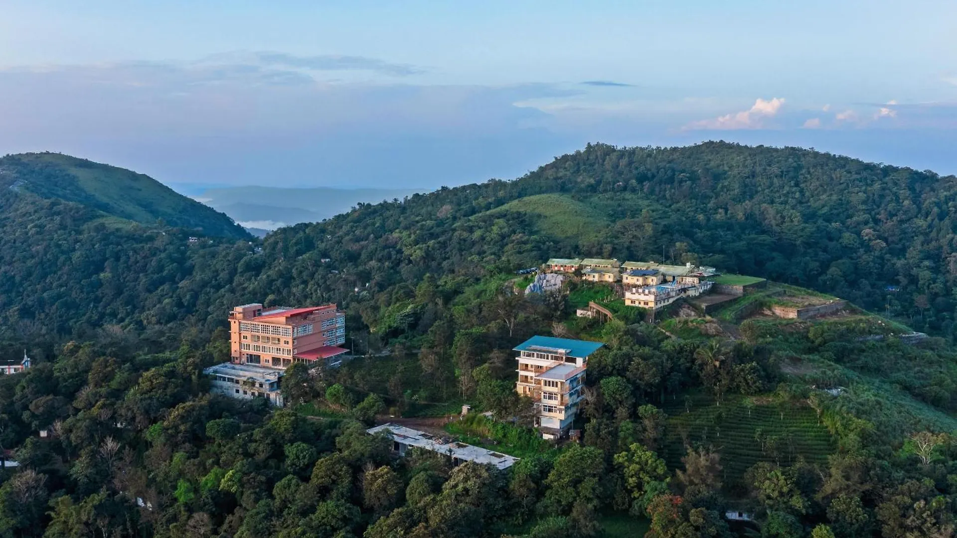 Hotel Pagoda Plantation Resort Pīrmed Indie